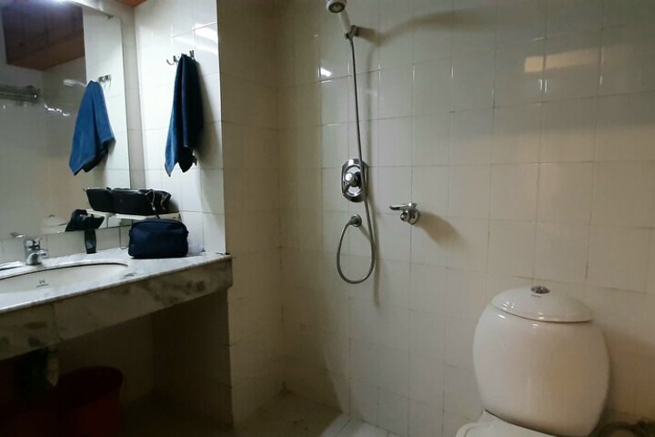 Room 7 of 25