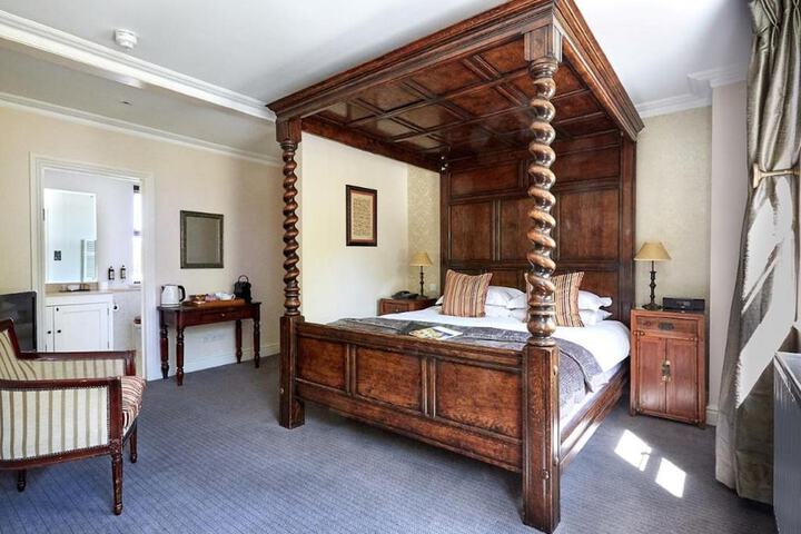 Room 12 of 53