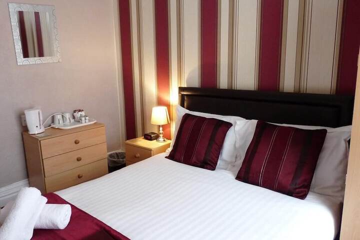 Room 10 of 35