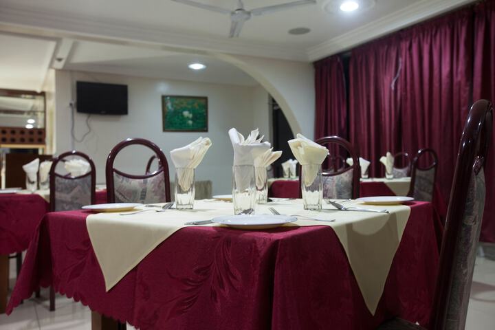 Dining 18 of 26