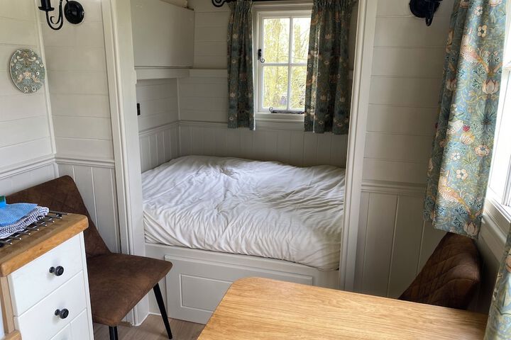 Room 13 of 81