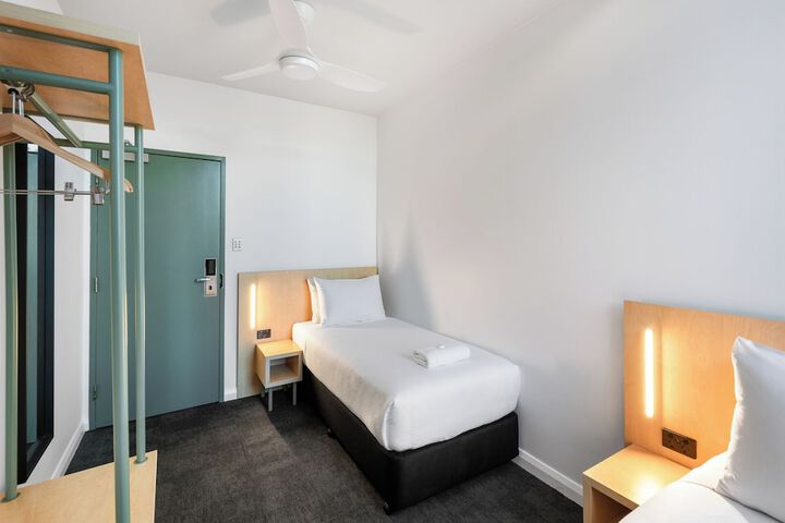 Room 16 of 49