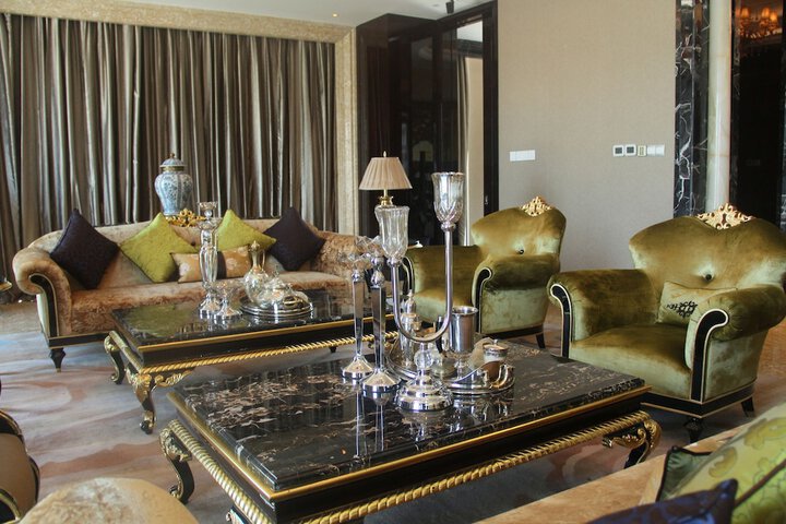 Room 27 of 61