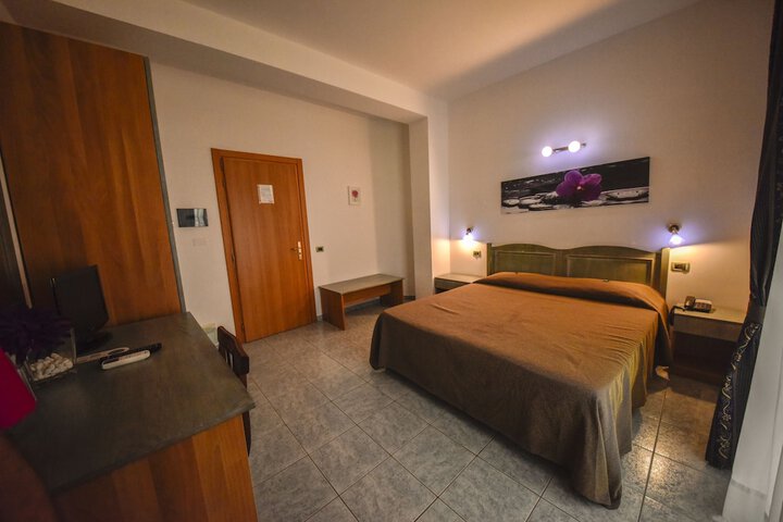 Room 7 of 58