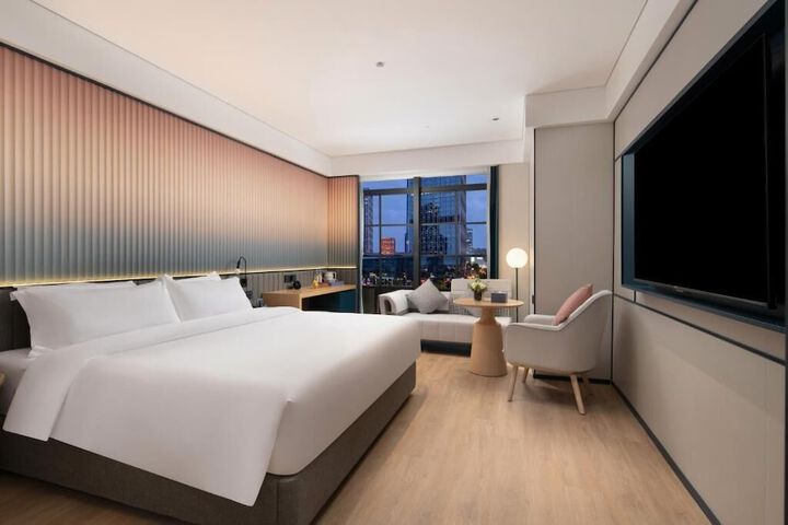 Room 7 of 37