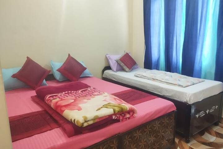 Room 12 of 16