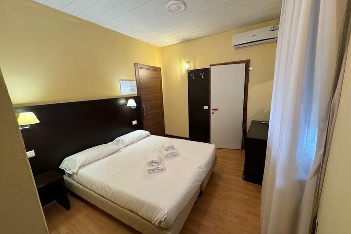 Room 37 of 96