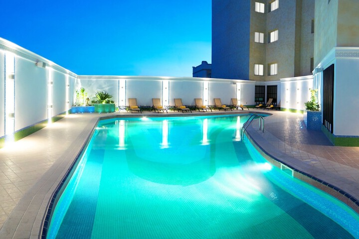 Hotel with Pool