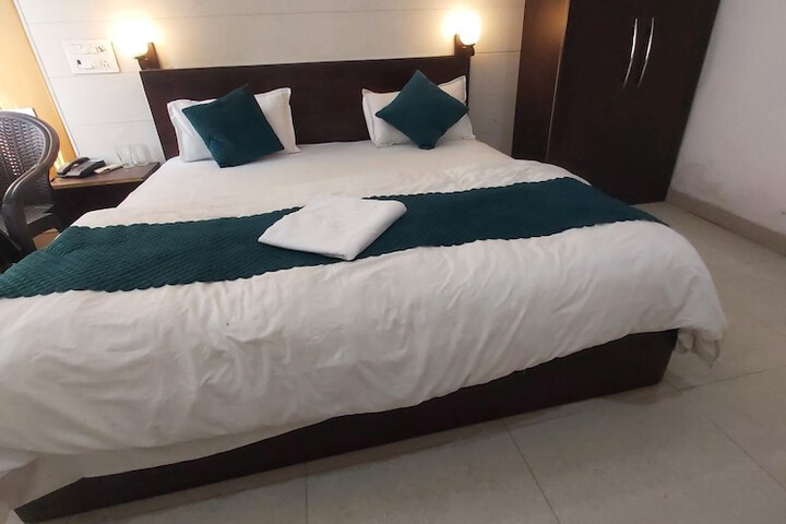 Room 18 of 69