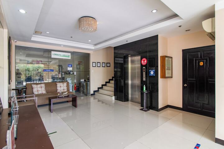 Guest Lobby
