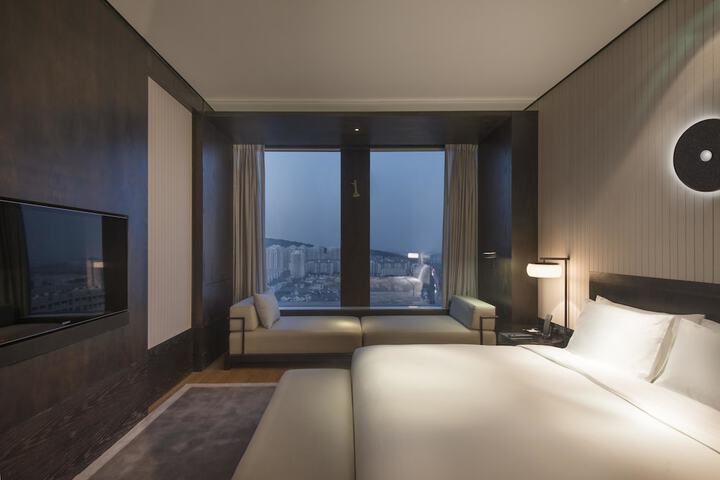 Room 10 of 45