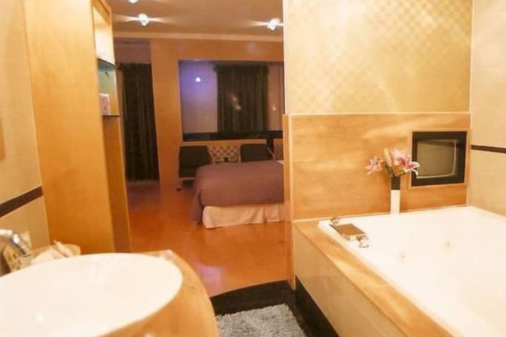 Room 3 of 4