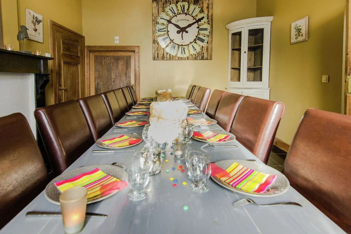 Dining 14 of 17