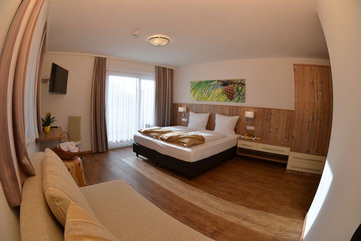 Room 16 of 141