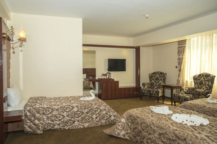 Room 16 of 36