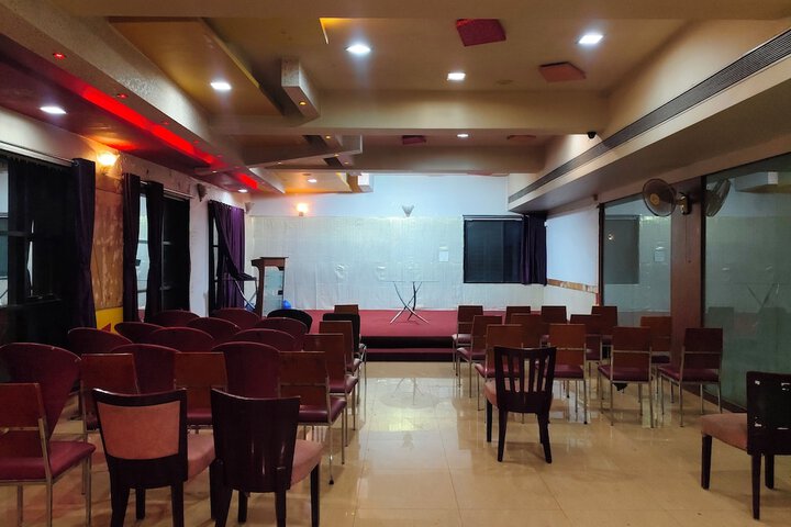Business Center 18 of 22