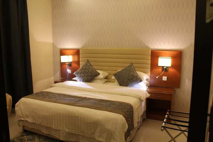 Room 15 of 36