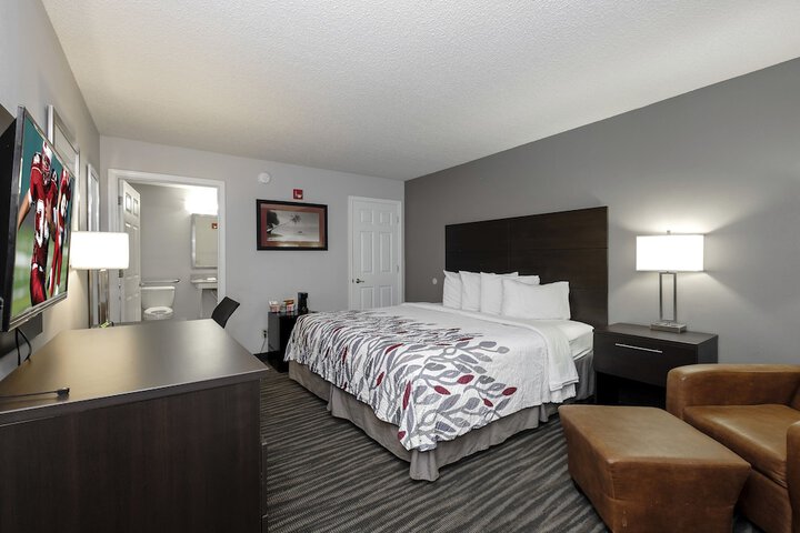 Room 8 of 25