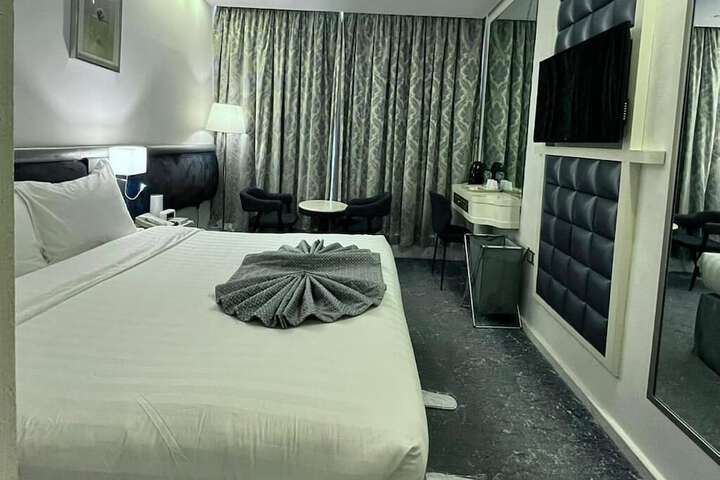Room 14 of 59