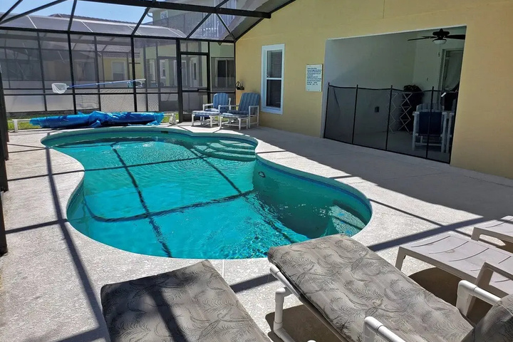 Pool 12 of 15