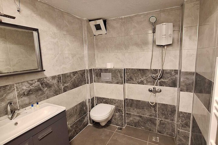 Room 60 of 73