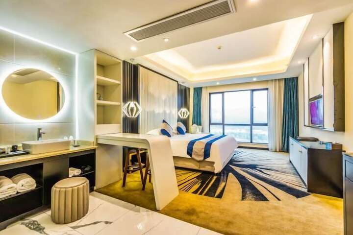 Room 36 of 79