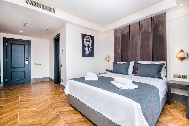 Room 16 of 59