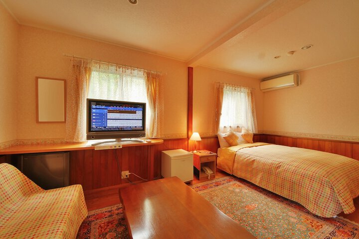 Room 5 of 36
