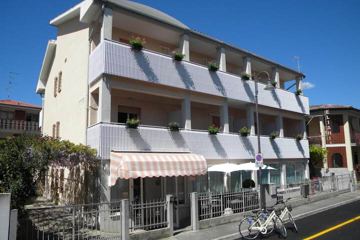 Hotel 62 of 71