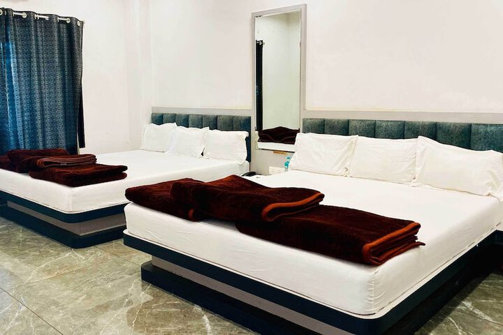 Room 8 of 50