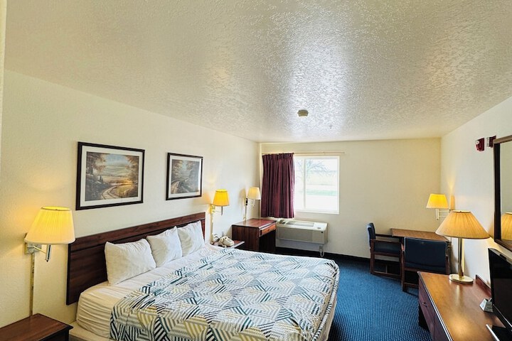 Room 2 of 9