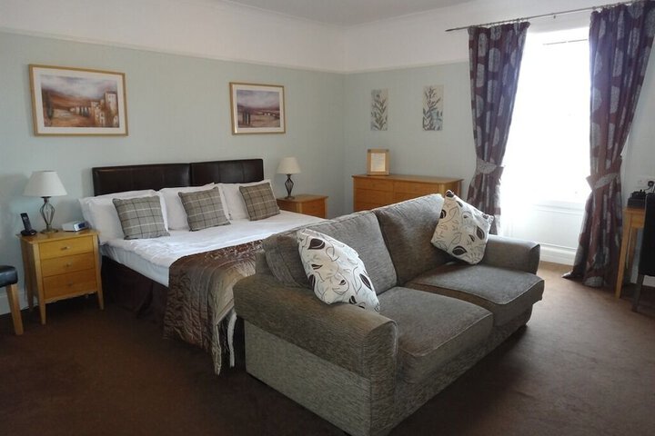 Room 2 of 8