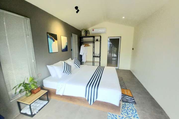 Room 30 of 161