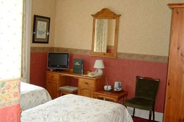 Room 9 of 13