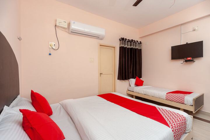 Room 10 of 16