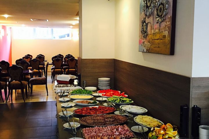 Dining 46 of 153