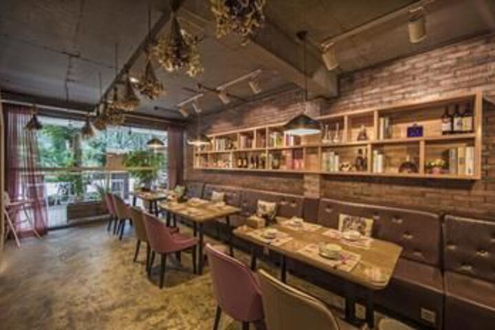 Dining 150 of 156