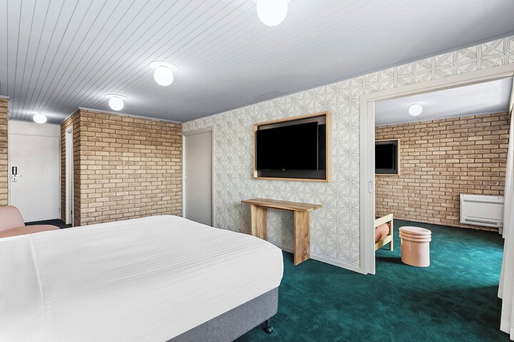 Room 21 of 31