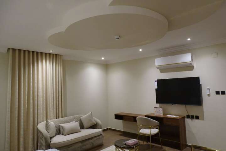 Room 12 of 24