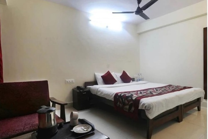 Room 10 of 37