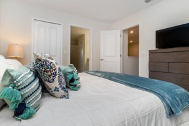 Room 43 of 82