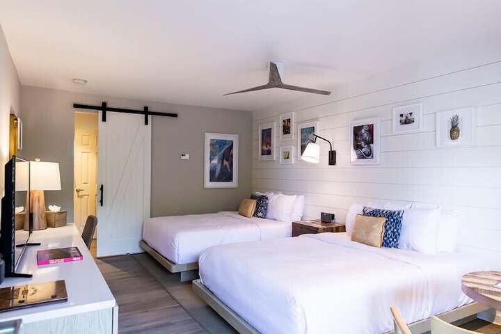 Room 9 of 28