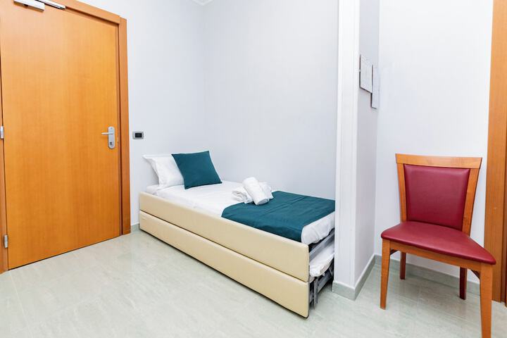 Room 26 of 48