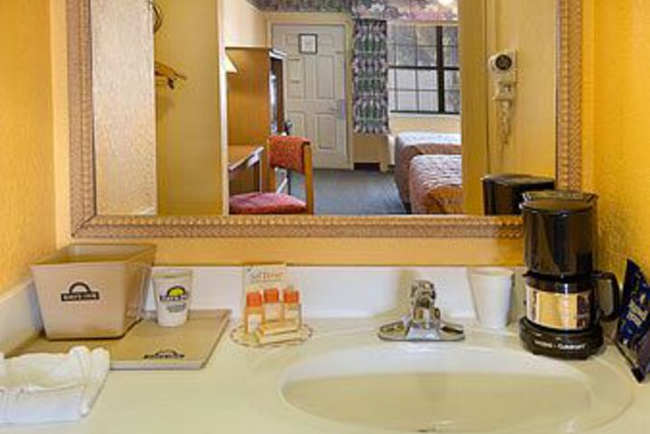 Room 2 of 7