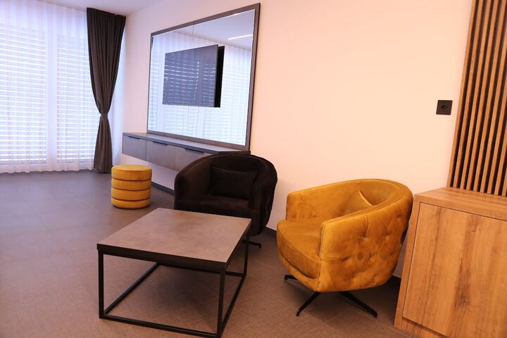 Room 15 of 21
