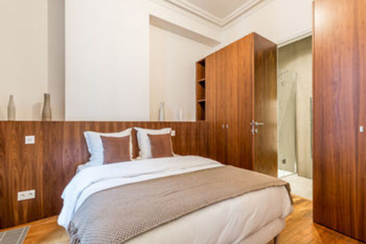 Room 49 of 170