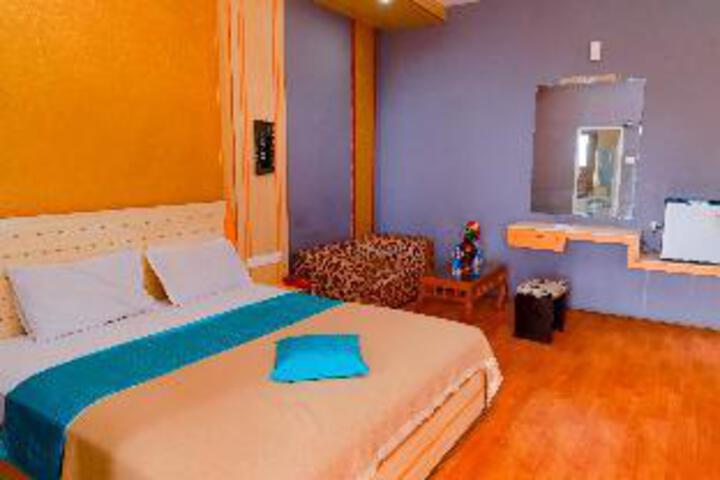 Room 10 of 34