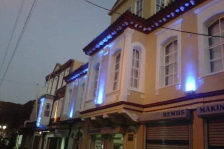 Front of property - evening/night