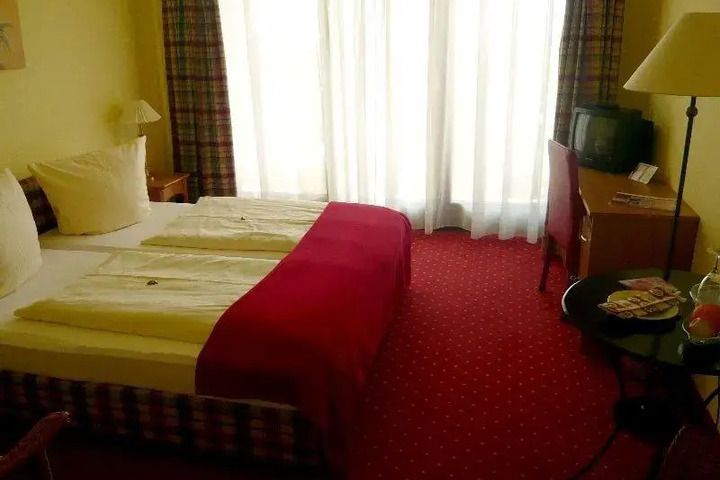 WELLNESS RESIDENZ HOTEL MAXIMILIAN
