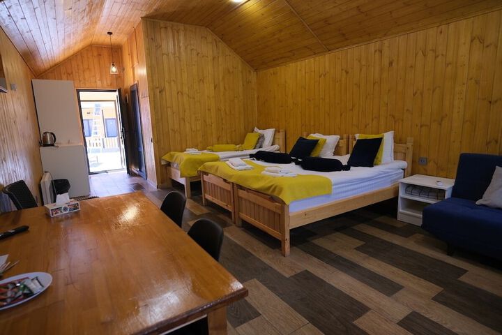 Room 3 of 94